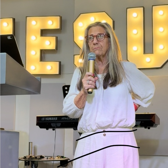 Meet your Posher, Lori
Soon I will begin 
And when I do,,,, - Picture 2 of 12